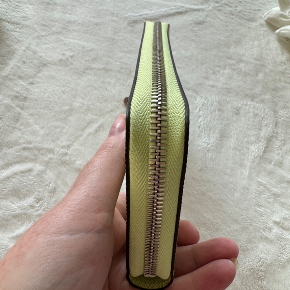 NEW Louis Vuitton Epi Zippy Wallet Vert Noto - M61863 🇯🇵 Japanese Exclusive - Picture 3 of 14